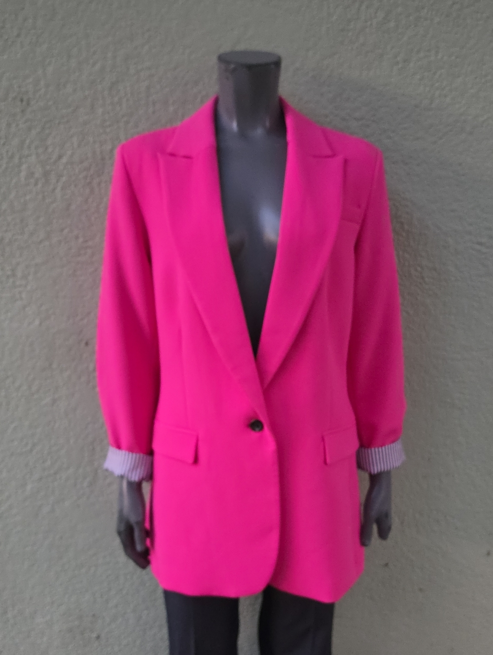 On-34th (Vietnam) Ladies Pink Ultra Soft (1) Button Classic Blazer